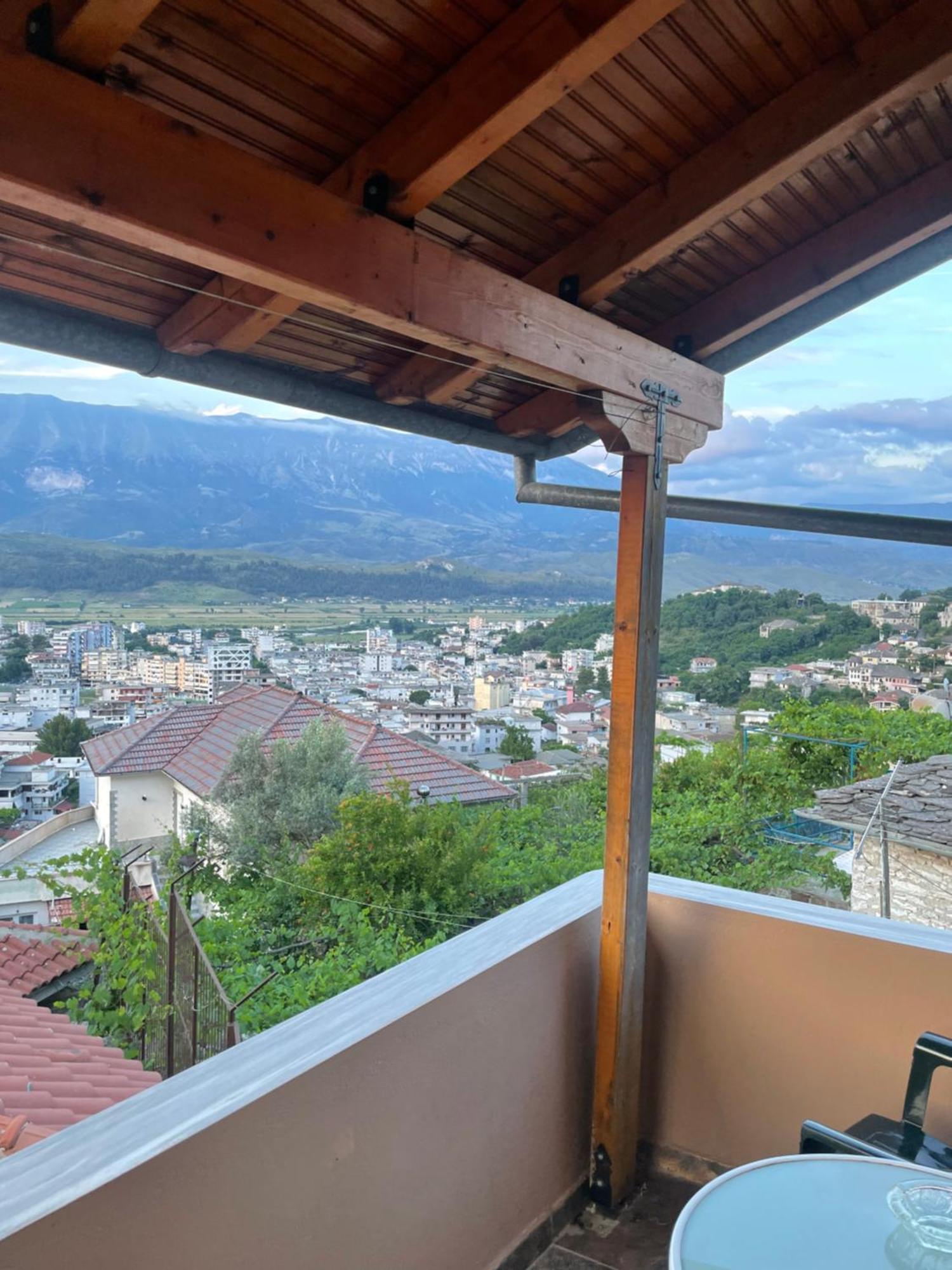 Luigi Guest House Gjirokastër Buitenkant foto