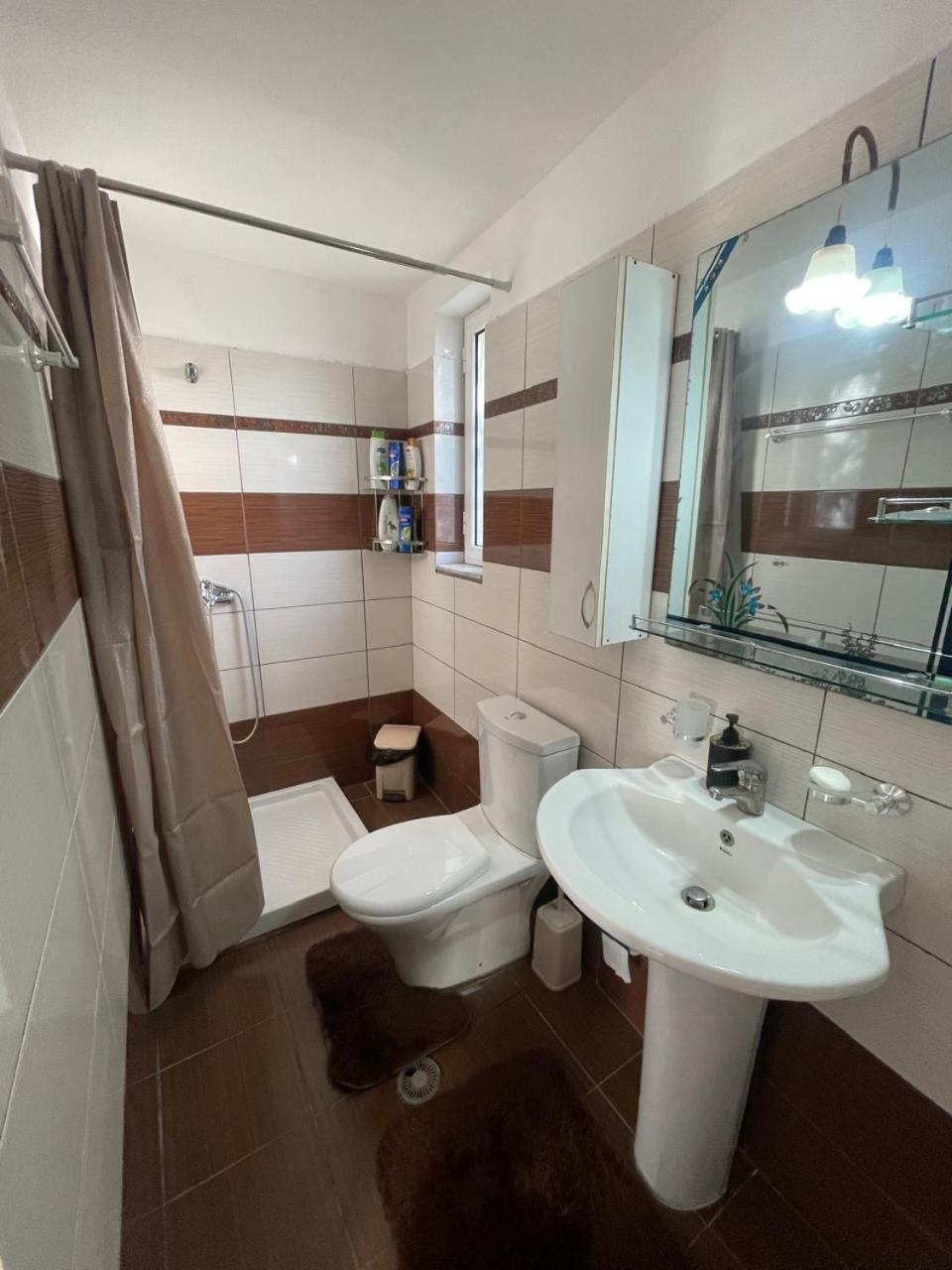 Luigi Guest House Gjirokastër Buitenkant foto