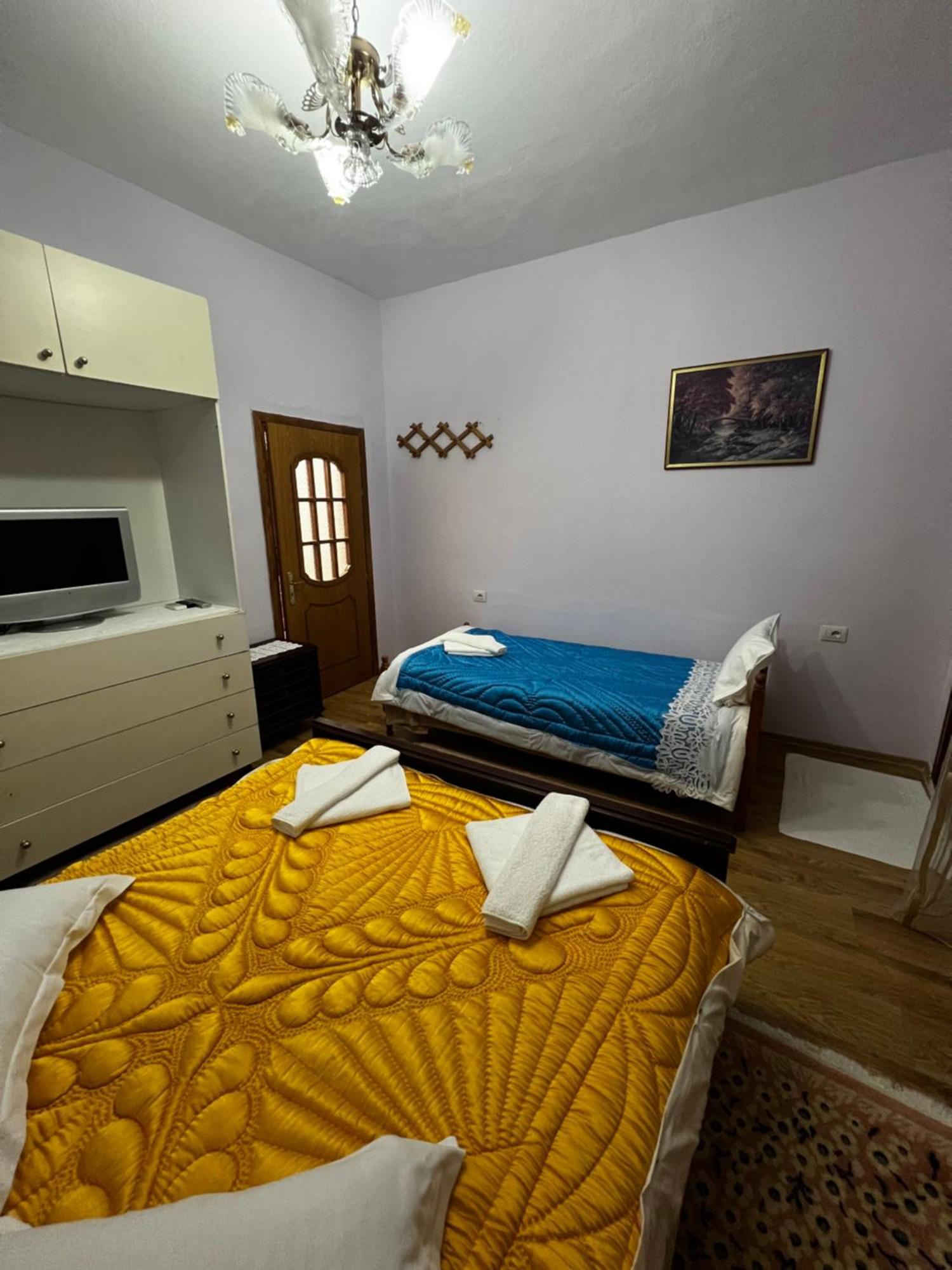Luigi Guest House Gjirokastër Buitenkant foto
