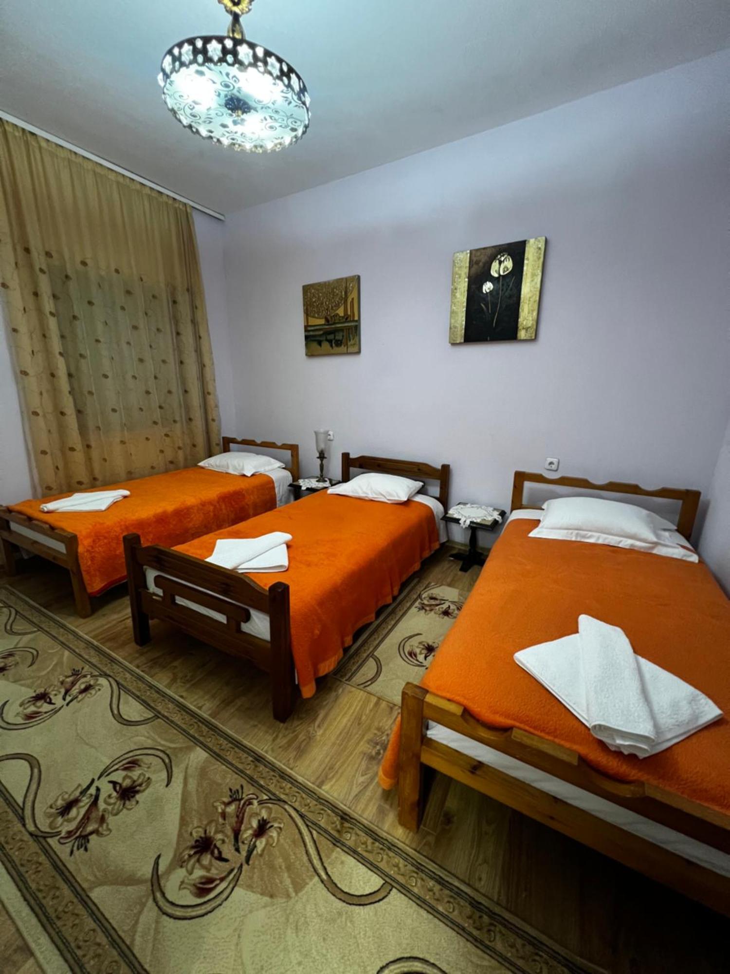 Luigi Guest House Gjirokastër Buitenkant foto